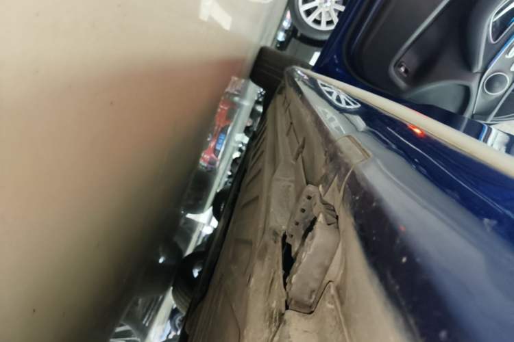 Used Mercedes-Benz C-Class 2018 C 200 L Sport Edition Left Side Sill
