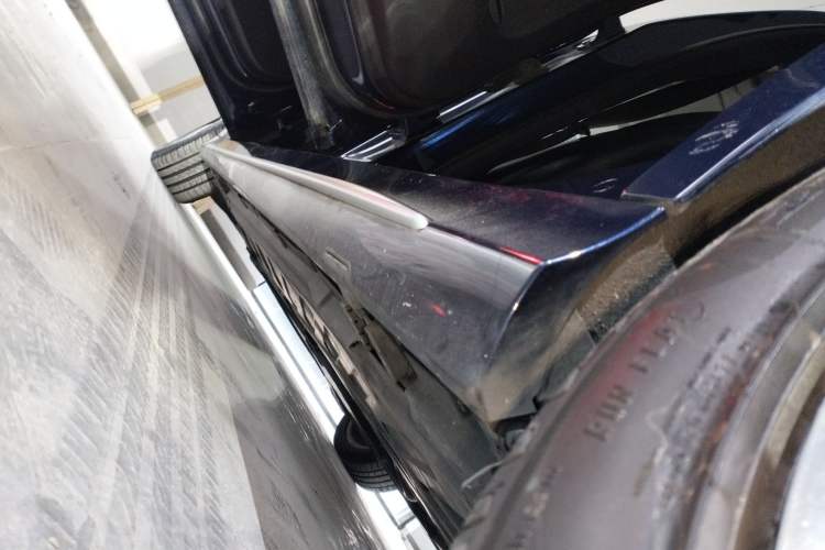Used Mercedes-Benz C-Class 2018 C 200 L Sport Edition Left Side Sill