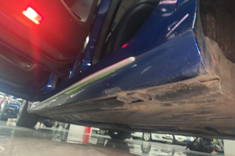 Used Mercedes-Benz C-Class 2018 C 200 L Sport Edition Achievement Special Edition Left Side Sill