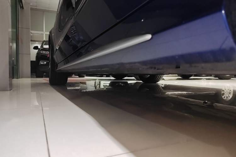 Used Mercedes-Benz C-Class 2018 C 200 L Sport Edition Achievement Special Edition Left Side Sill