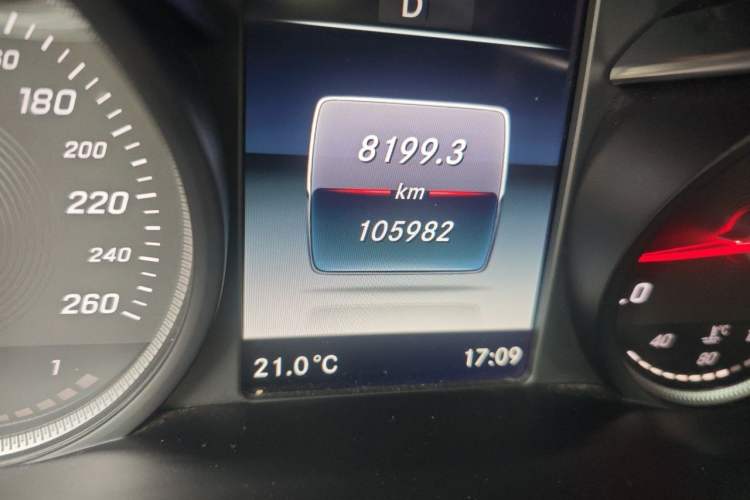Used Mercedes-Benz C-Class 2018 C 200 L Sport Edition Odometer Close Up