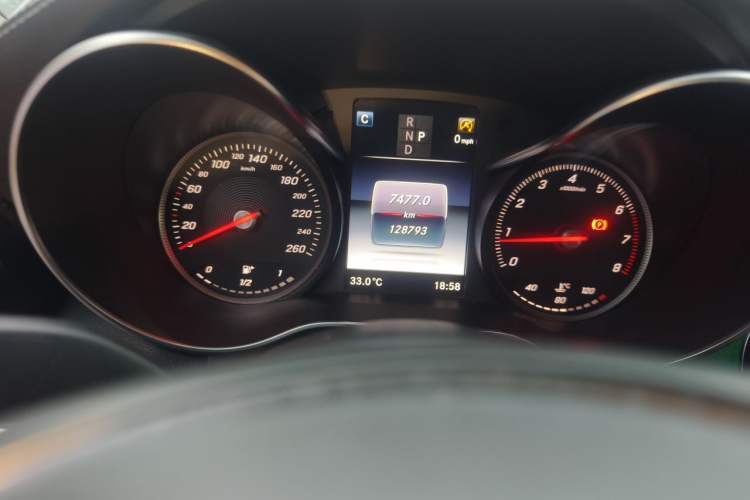 Used Mercedes-Benz C-Class 2018 C 200 L Sport Edition Odometer Close Up