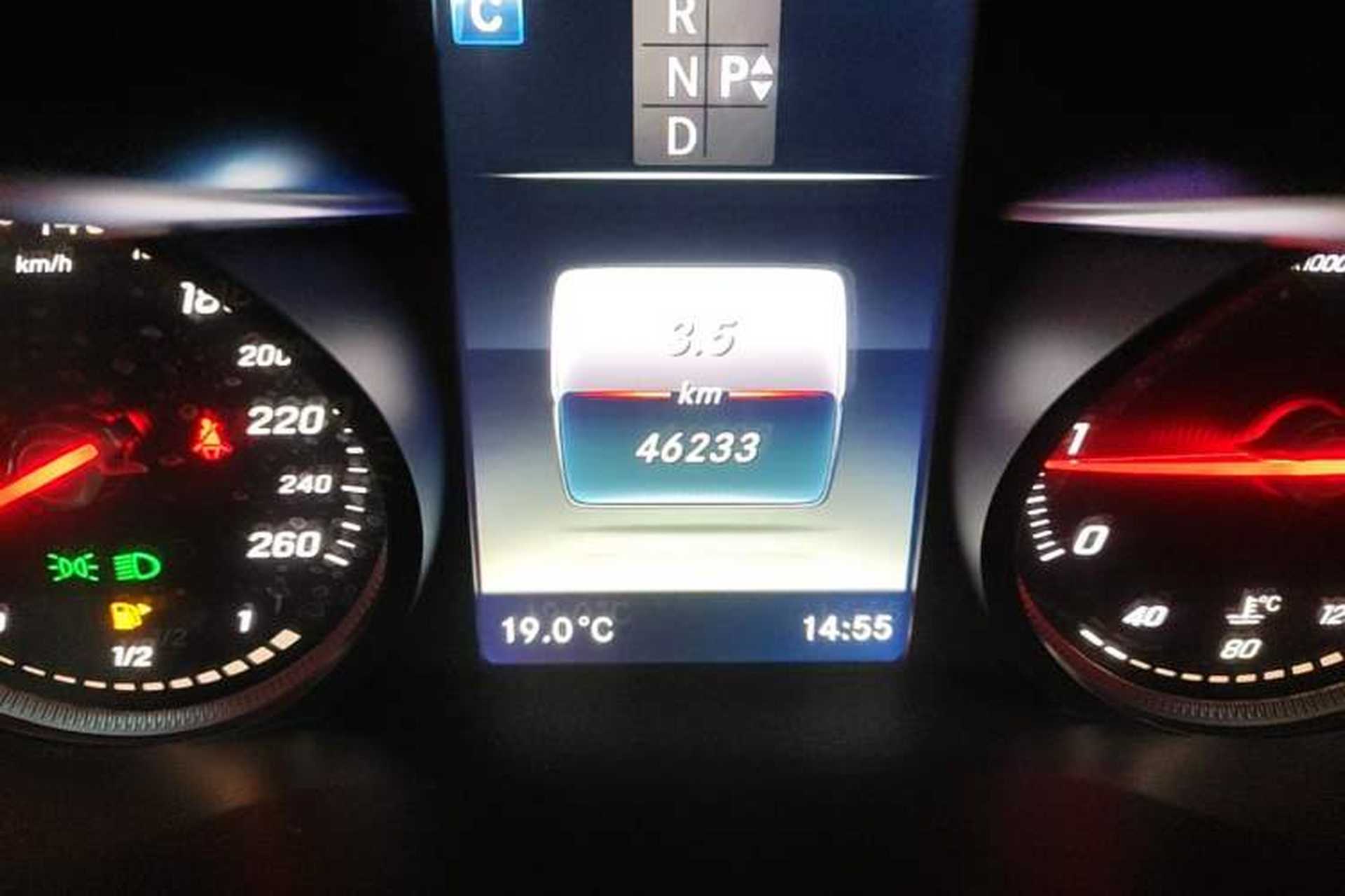 Used Mercedes-Benz C-Class 2018 C 200 L Sport Edition Odometer Close Up