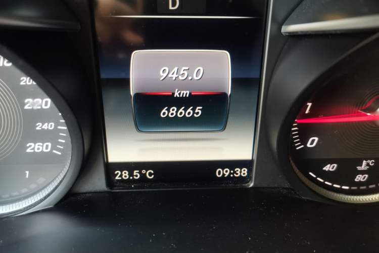 Used Mercedes-Benz C-Class 2018 C 200 Coupe Odometer Close Up