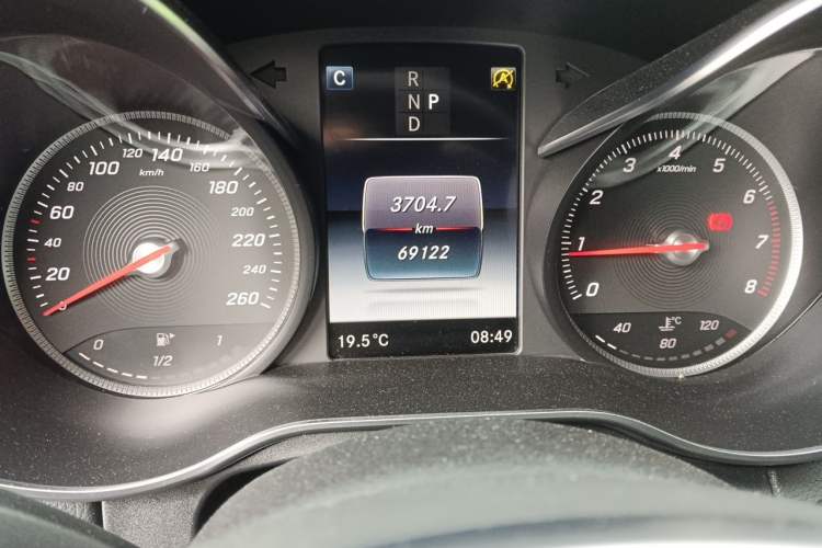 Used Mercedes-Benz C-Class 2018 C 200 Sport Edition Odometer Close Up