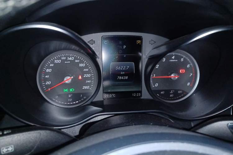 Used Mercedes-Benz C-Class 2018 C 200 L Sport Edition Odometer Close Up