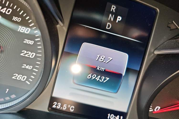 Used Mercedes-Benz C-Class 2018 C 200 L Sport Edition Achievement Special Edition Odometer Close Up