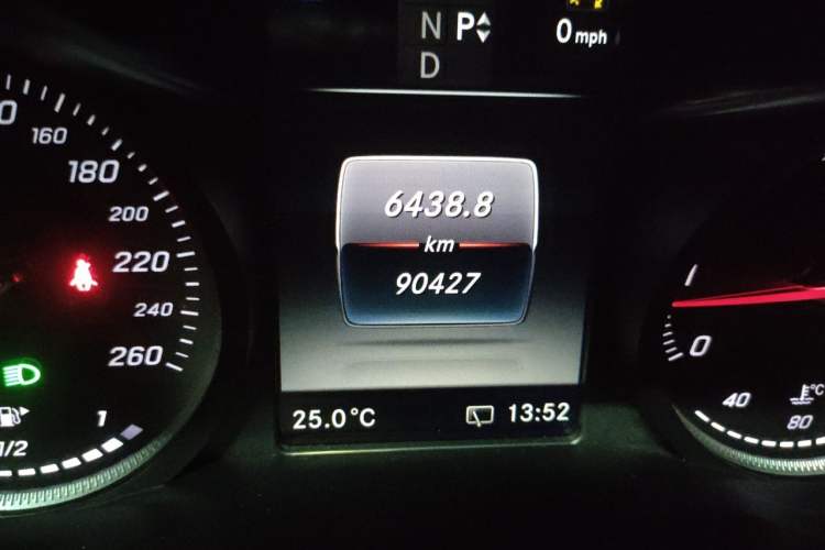 Used Mercedes-Benz C-Class 2018 C 200 Estate Odometer Close Up