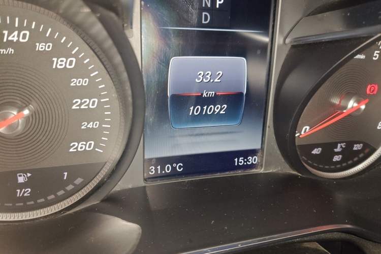 Used Mercedes-Benz C-Class 2018 C 180 L Fashion Edition Sport Version Odometer Close Up