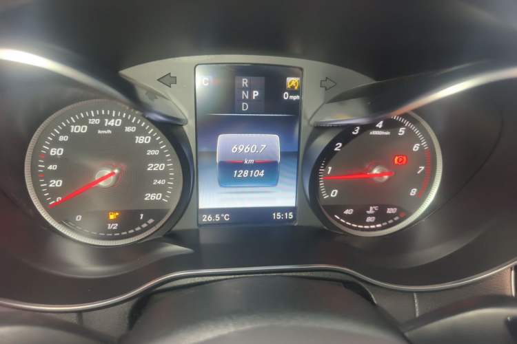 Used Mercedes-Benz C-Class 2018 C 200 L Sport Edition Odometer Close Up