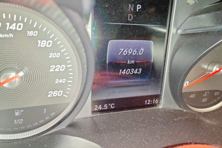 Used Mercedes-Benz C-Class 2018 C 200 Achievement Special Edition Odometer Close Up