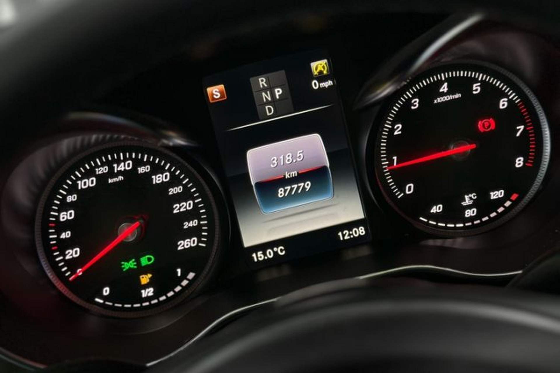 Used Mercedes-Benz C-Class 2018 C 200 Estate Odometer Close Up
