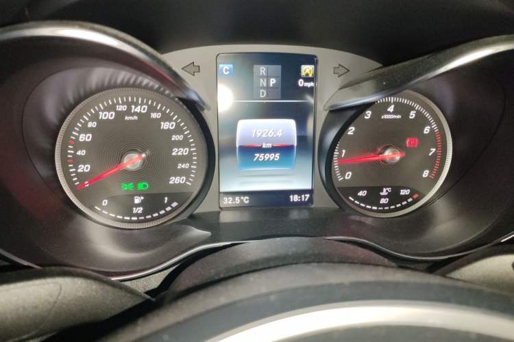 Used Mercedes-Benz C-Class 2018 C 200 L Sport Edition Odometer Close Up