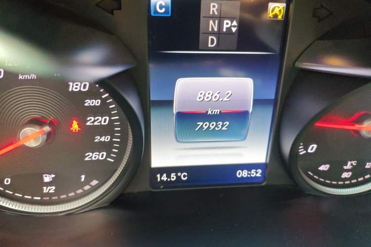 Used Mercedes-Benz C-Class 2018 C 200 Achievement Special Edition Odometer Close Up