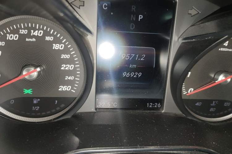 Used Mercedes-Benz C-Class 2018 C 200 L Sport Edition Achievement Special Edition Odometer Close Up