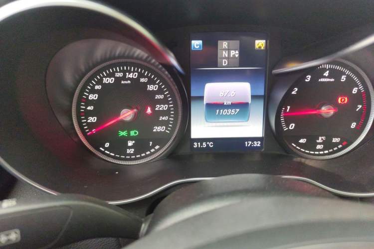 Used Mercedes-Benz C-Class 2018 C 200 L Sport Edition Odometer Close Up