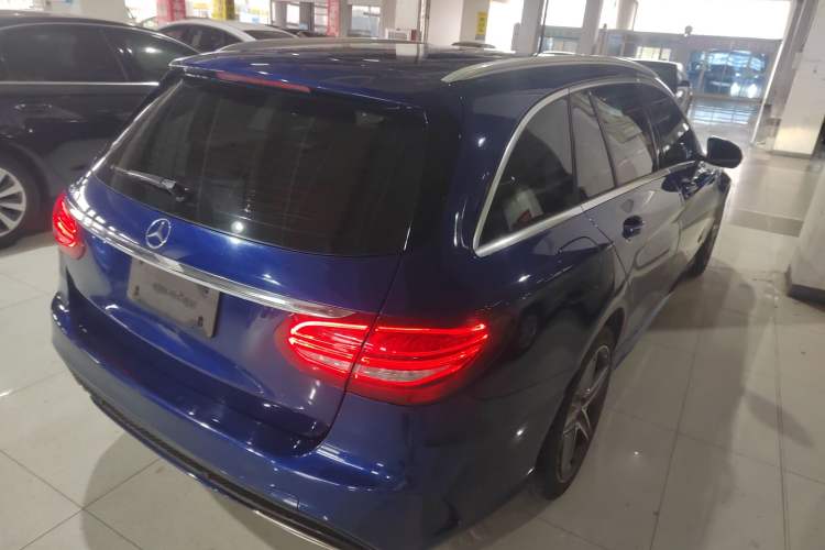 Used Mercedes-Benz C-Class 2018 C 200 Estate Rear Right 45 Deg