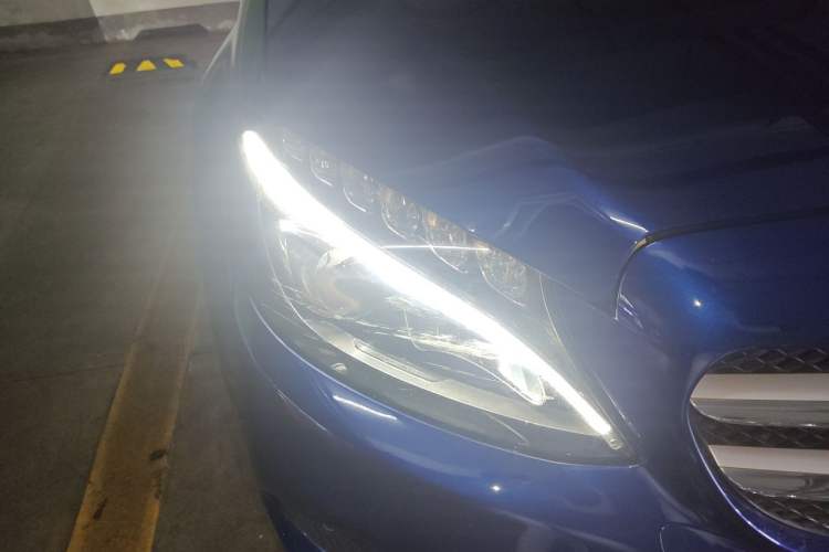 Used Mercedes-Benz C-Class 2018 C 180 L Fashion Edition Sport Version Right Front Headlight