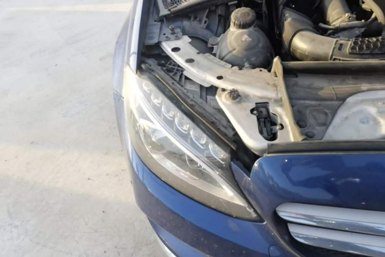 Used Mercedes-Benz C-Class 2018 C 200 L Sport Edition Right Front Headlight