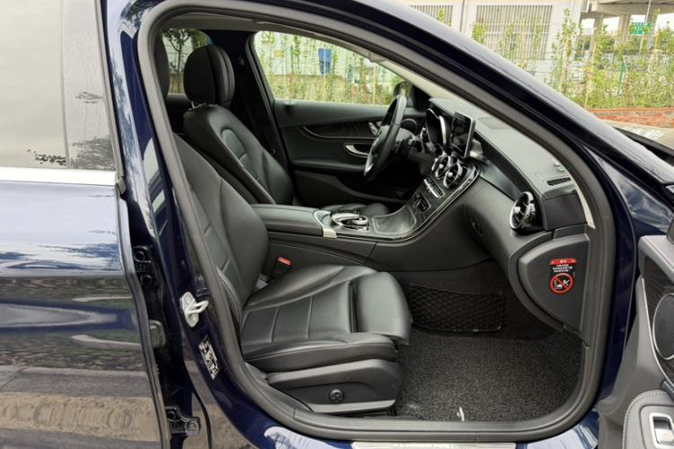 Used Mercedes-Benz C-Class 2018 C 200 L Sport Edition Right Front Seat