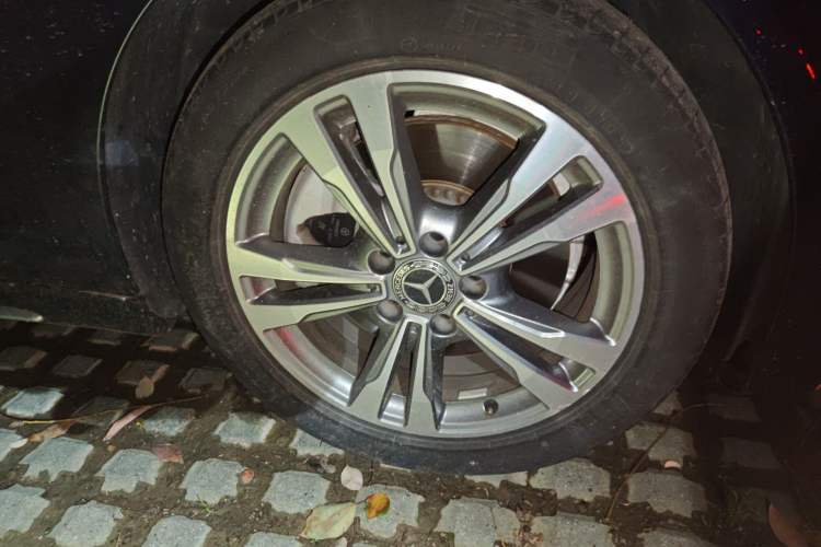 Used Mercedes-Benz C-Class 2018 C 200 L Sport Edition Right Front Wheel Hub