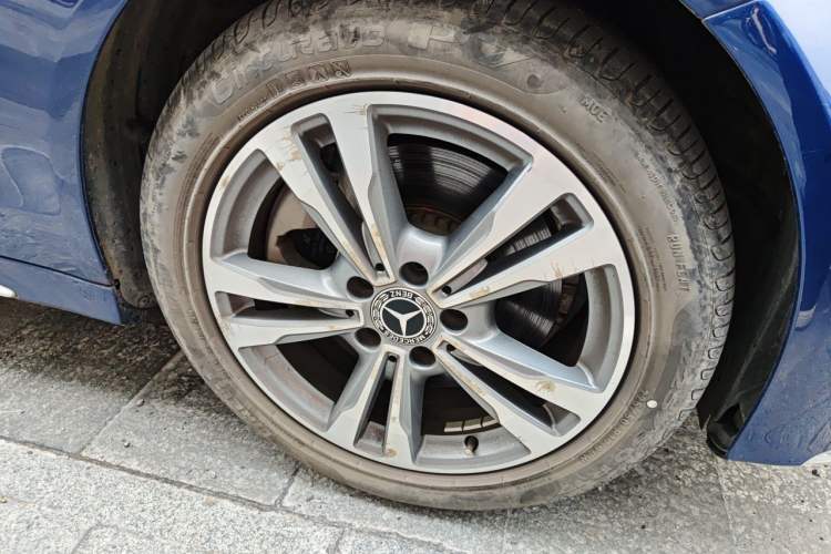 Used Mercedes-Benz C-Class 2018 C 200 L Sport Edition Right Front Wheel Hub