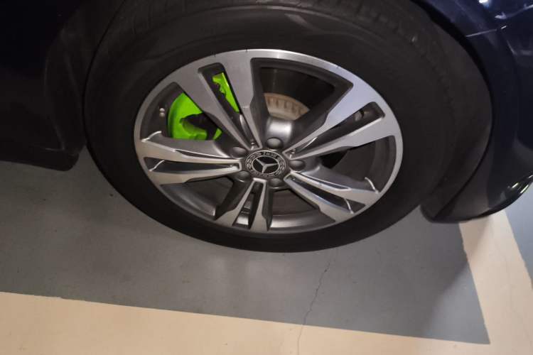 Used Mercedes-Benz C-Class 2018 C 200 L Sport Edition Right Front Wheel Hub