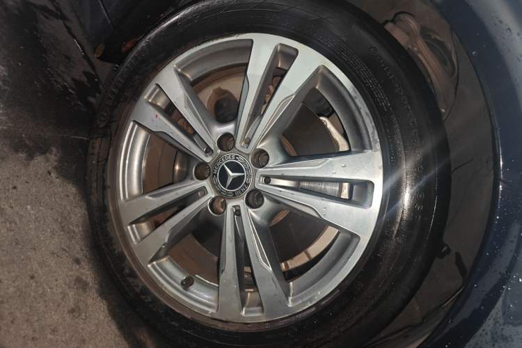 Used Mercedes-Benz C-Class 2018 C 200 L Sport Edition Right Front Wheel Hub