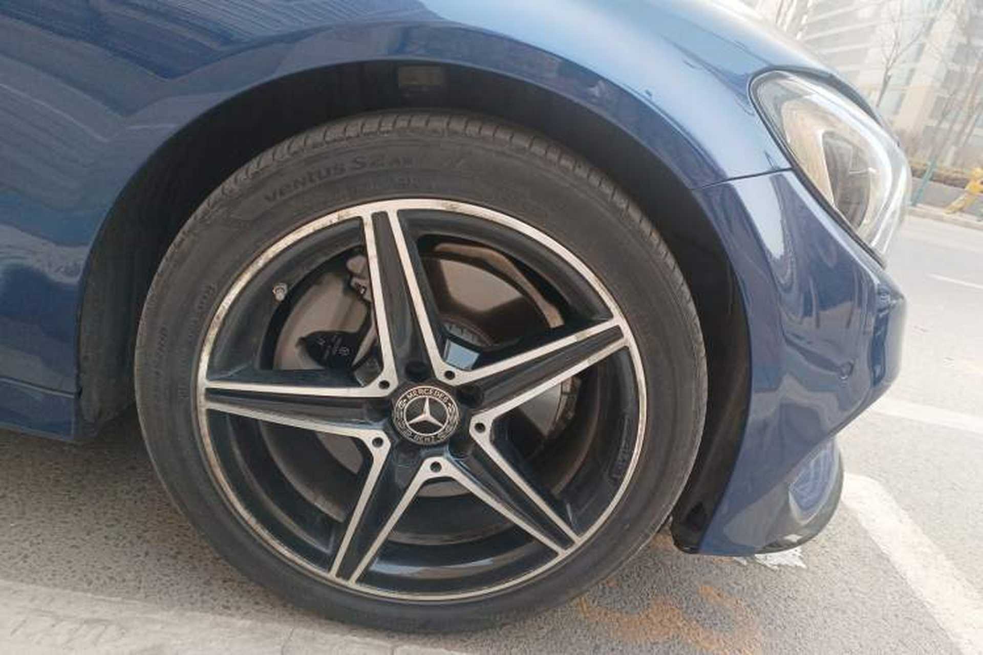 Used Mercedes-Benz C-Class 2018 C 200 Achievement Special Edition Right Front Wheel Hub