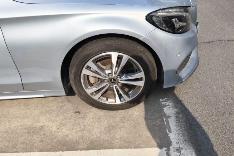 Used Mercedes-Benz C-Class 2018 C 200 L Sport Edition Right Front Wheel Hub