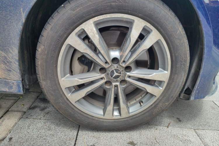 Used Mercedes-Benz C-Class 2018 C 200 L Sport Edition Right Front Wheel Hub