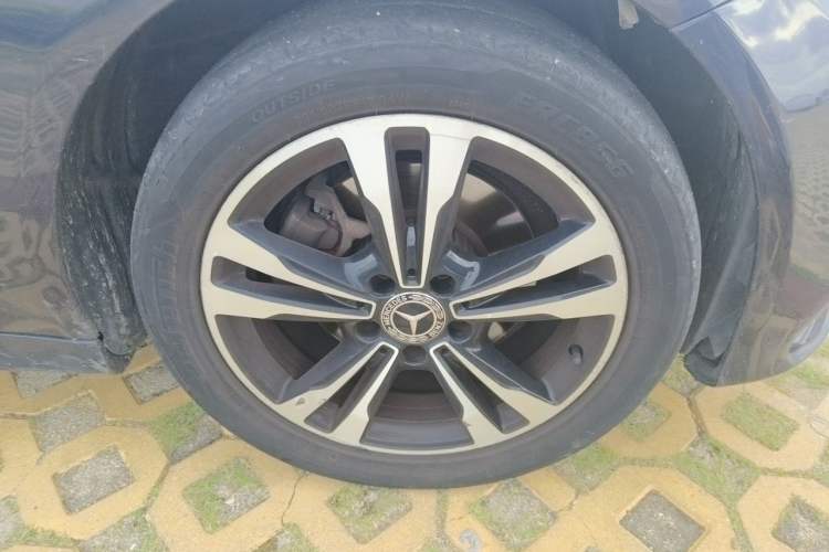 Used Mercedes-Benz C-Class 2018 C 200 L Sport Edition Right Front Wheel Hub