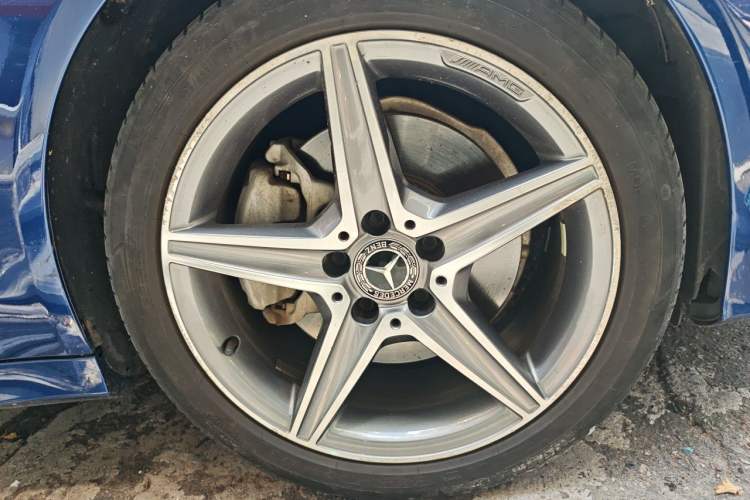 Used Mercedes-Benz C-Class 2018 C 200 L Sport Edition Achievement Special Edition Right Front Wheel Hub