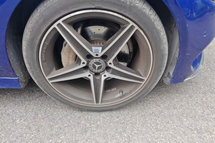 Used Mercedes-Benz C-Class 2018 C 200 Coupe Right Front Wheel Hub