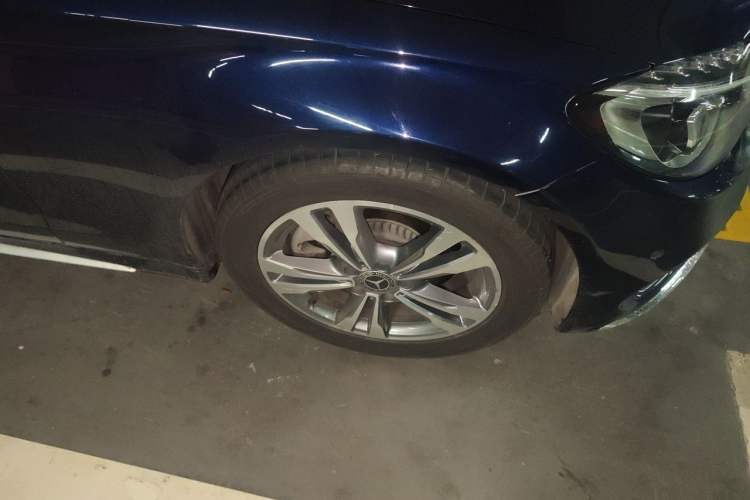 Used Mercedes-Benz C-Class 2018 C 200 L Right Front Wheel Hub
