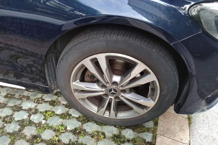 Used Mercedes-Benz C-Class 2018 C 200 L Sport Edition Right Front Wheel Hub