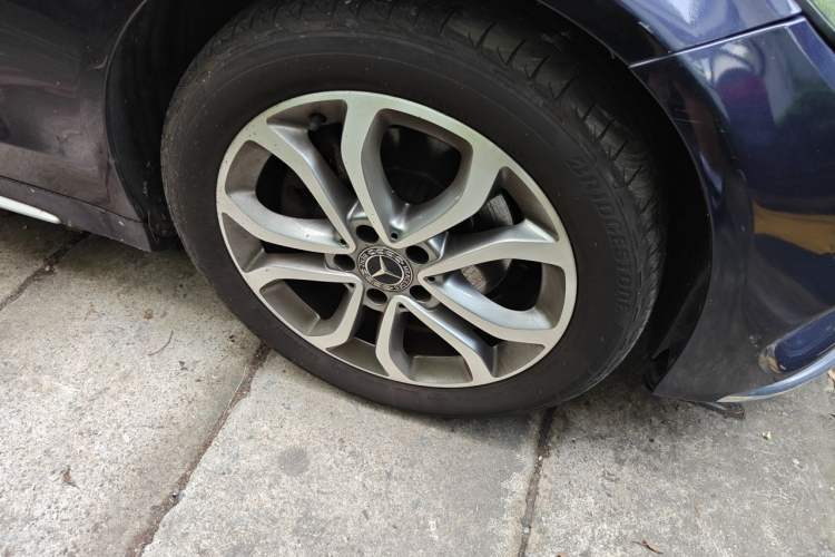 Used Mercedes-Benz C-Class 2018 C 180 L Dynamic Sports Edition Right Front Wheel Hub