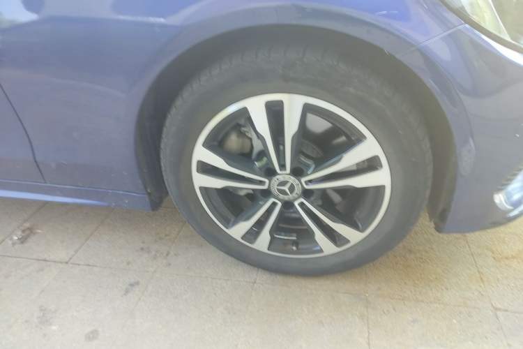 Used Mercedes-Benz C-Class 2018 C 200 Sport Edition Right Front Wheel Hub