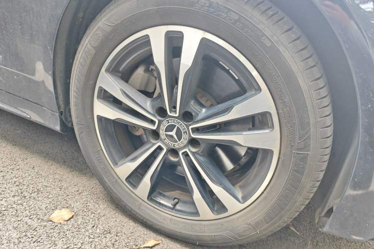 Used Mercedes-Benz C-Class 2018 C 200 Sport Edition Right Front Wheel Hub