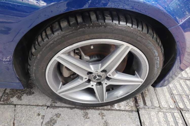 Used Mercedes-Benz C-Class 2018 C 200 L Sport Edition Achievement Special Edition Right Front Wheel Hub