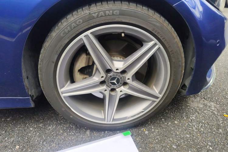 Used Mercedes-Benz C-Class 2018 C 200 L Sport Edition Achievement Special Edition Right Front Wheel Hub