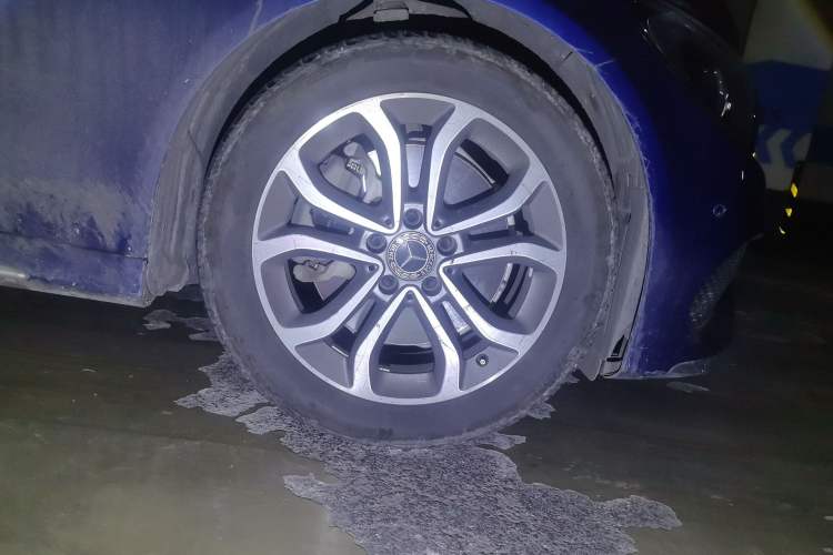 Used Mercedes-Benz C-Class 2018 C 180 L Fashion Model Right Front Wheel Hub