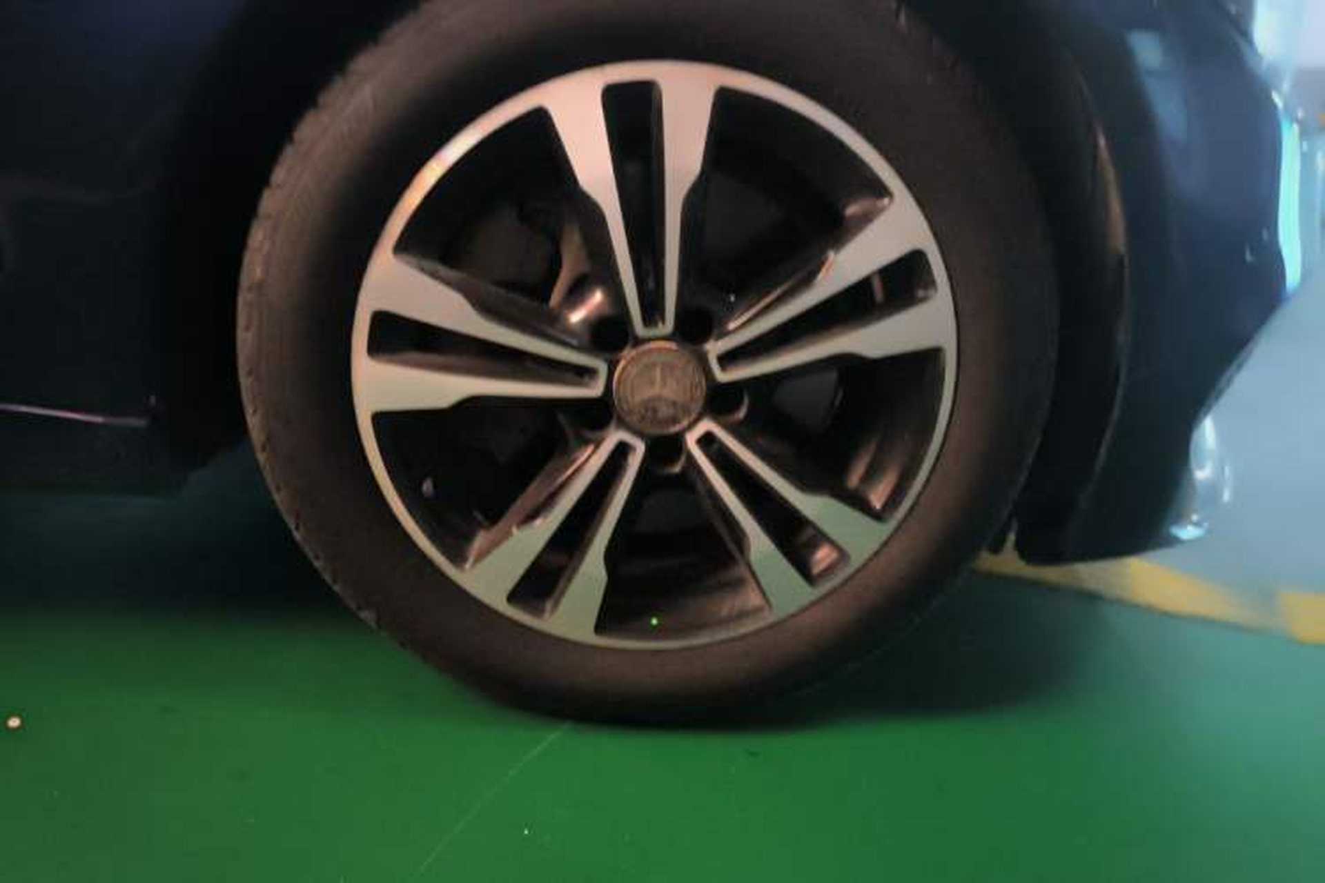 Used Mercedes-Benz C-Class 2018 C 200 Sport Edition Right Front Wheel Hub