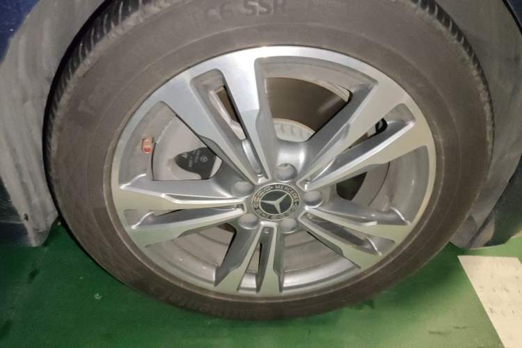 Used Mercedes-Benz C-Class 2018 C 200 L Sport Edition Right Front Wheel Hub