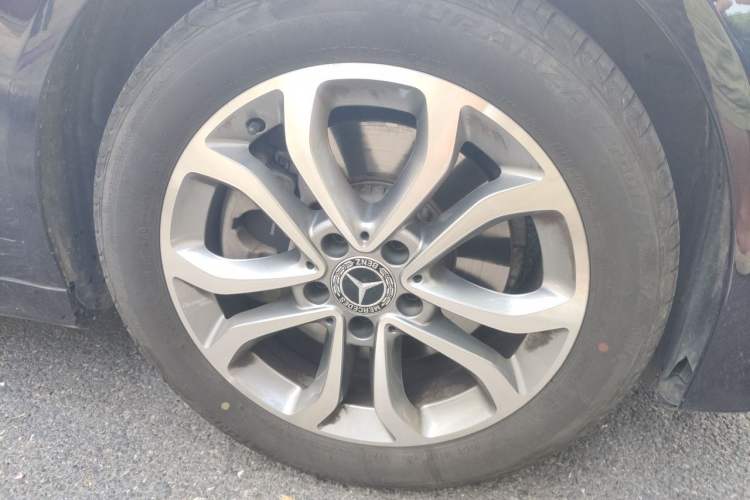 Used Mercedes-Benz C-Class 2018 C 180 L Fashion Edition Sport Version Right Front Wheel Hub