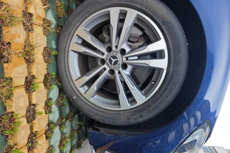 Used Mercedes-Benz C-Class 2018 C 200 L Sport Edition Right Front Wheel Hub