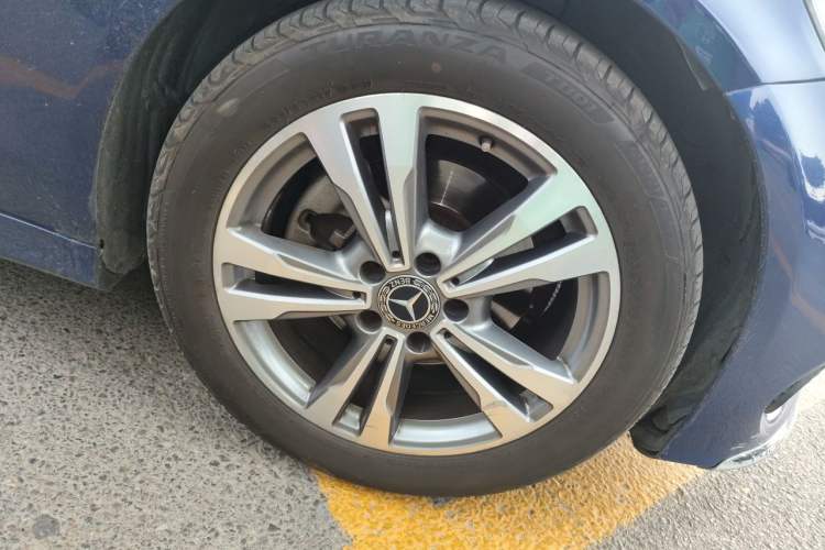 Used Mercedes-Benz C-Class 2018 C 200 L Sport Edition Right Front Wheel Hub
