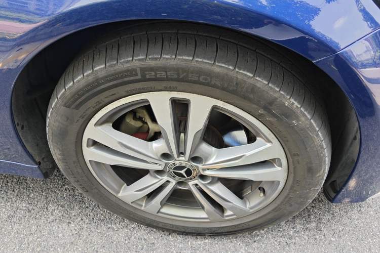 Used Mercedes-Benz C-Class 2018 C 200 L Sport Edition Right Front Wheel Hub