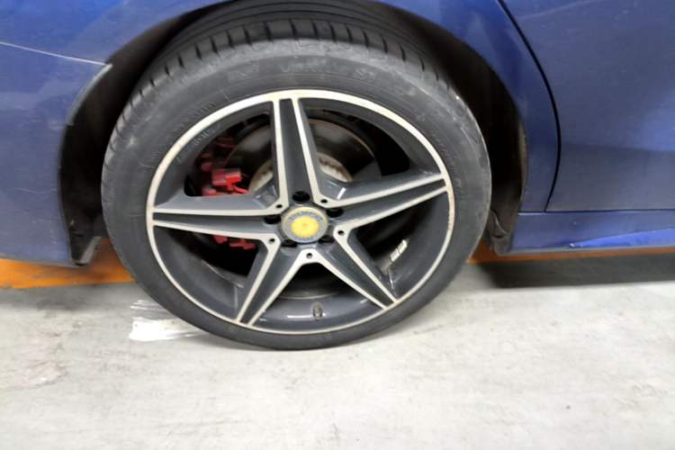 Used Mercedes-Benz C-Class 2018 C 200 Achievement Special Edition Right Rear Wheel Hub