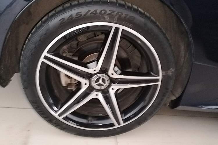 Used Mercedes-Benz C-Class 2018 C 200 Coupe Right Rear Wheel Hub